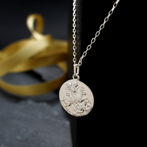 Sterling Silver Reversible St Saint George and Dragon Reversible Pendant Necklace With 18" Chain and jewellery gift box.