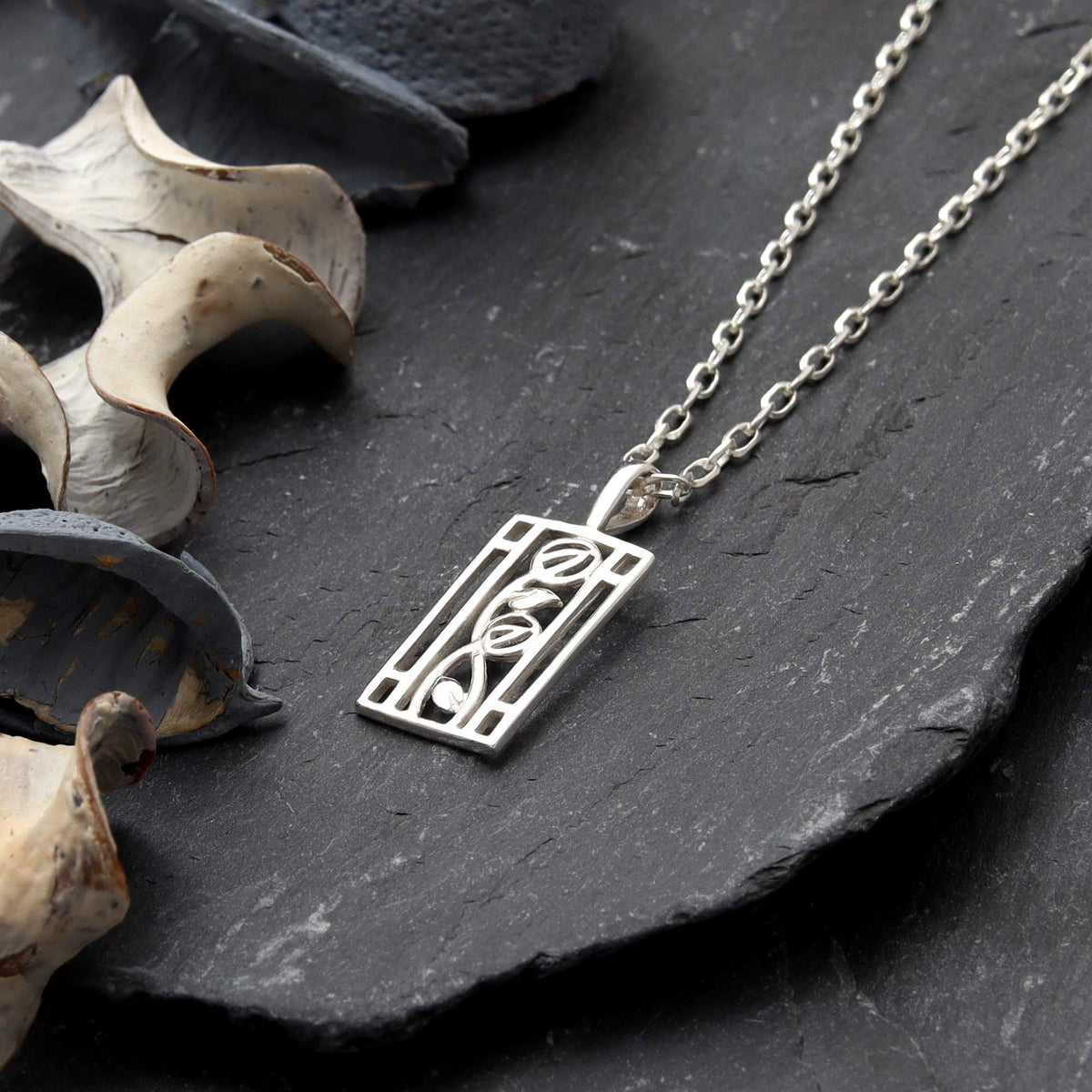 Ciondolo In Argento 925 Charles Rennie Mackintosh Con Catena 45,7 Cm, Gioiello In Scatola Regalo, Design Classico