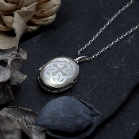Sterling Silver Locket Necklace for Women - Girls 4 Photo Locket - 26mm x 22mm Oval Locket with 18" Silver Chain & Jewellery Gift Box