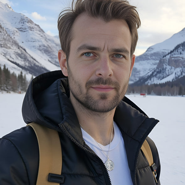 925 Sterling Silver St Christopher Pendant Necklace - 22mm with 18" Sterling Silver Chain & Jewellery Gift Box