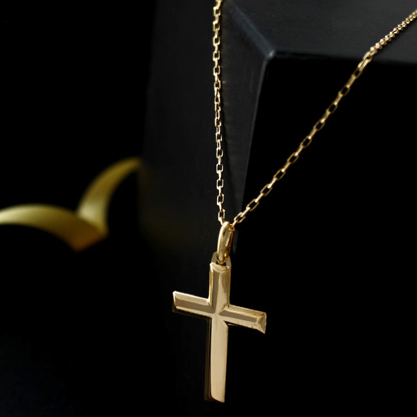 Alexander Castle Plain 9ct Gold Cross with 18" Chain & Jewellery Gift Box