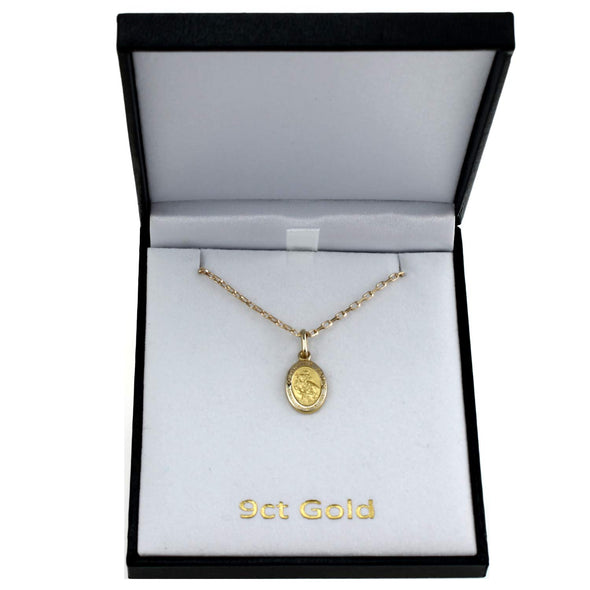 Alexander Castle Small 9ct Gold St Christopher Pendant Medal Necklace with 18" Chain and jewellery gift box - 'SAINT CHRISTOPHER PROTECT US' is embossed around the pendant - 1.0g