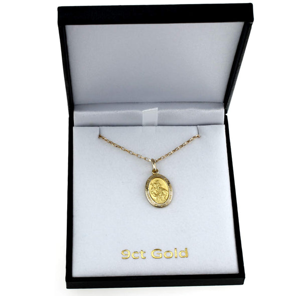 Alexander Castle 9ct Gold St Christopher Pendant Medal Necklace with 18" Chain and jewellery gift box - 'SAINT CHRISTOPHER PROTECT US' is embossed around the pendant - 1.6g