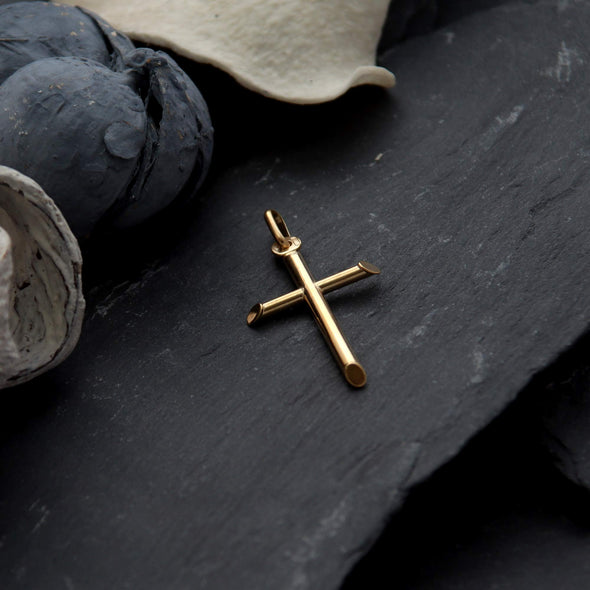 Plain 9ct Gold Cross Pendant - 18mm x 30mm - Comes in Jewellery Gift Box - Does not include necklace chain