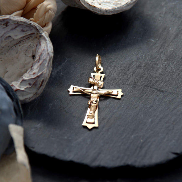 9ct Gold Serif Crucifix Cross With Jewellery Gift Box