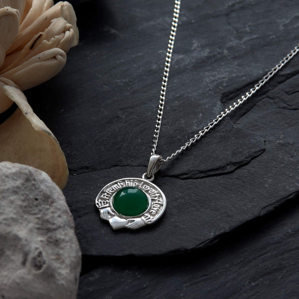 Sterling Silver Green Stone Luckenbooth Pendant Necklace with 18" Chain and Jewellery Gift Box. Engraved with 'Friendship Loyalty Love'